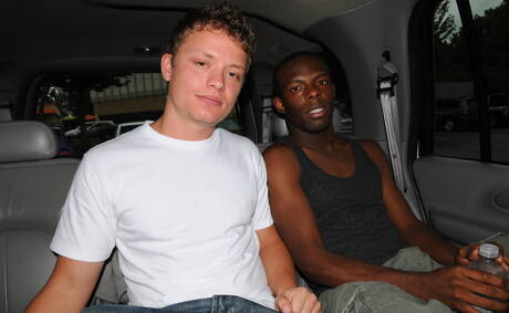 Beefy Micah and beefy Troy Penetrator in interracial bang outdoor