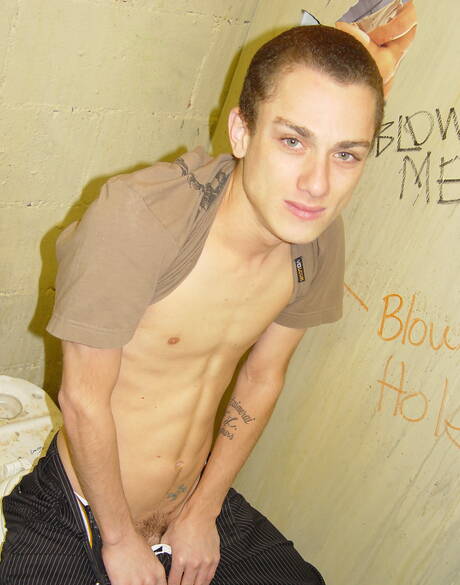 Nice american boys pretty boy Phillip Ashton and husky guy Tyrese in dick sucking scene in bath