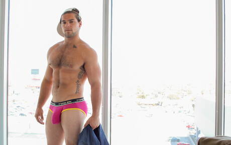 Beefy Robb Johnson and american muscular Aspen fuck ass after sucking dick