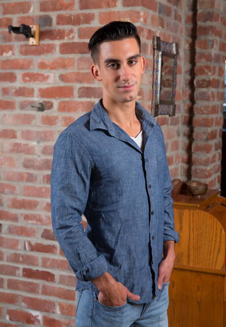 Strongman Alex Grand and well-built Nate Stone have a hot couple sex