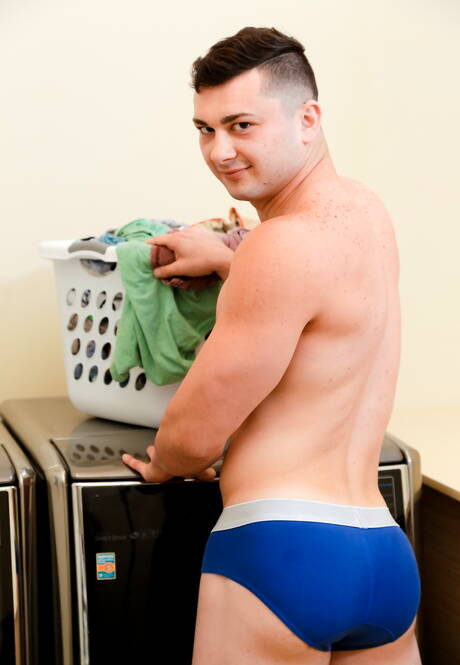 Hot american boys muscular James Huntsman and muscular Johnny Riley fuck after dick sucking