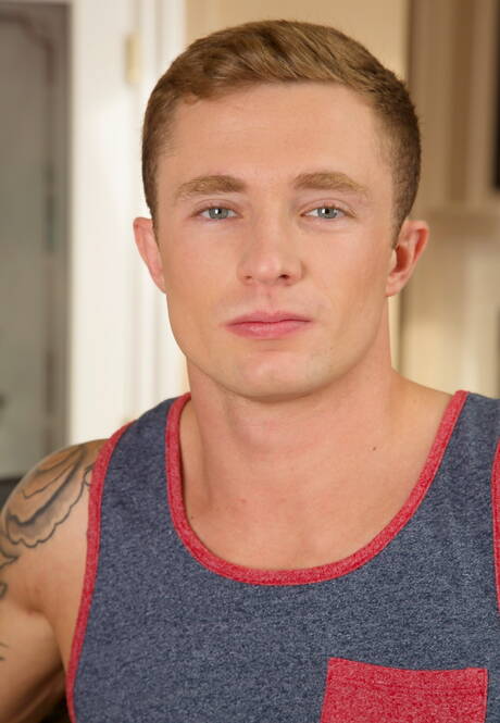 Italian tough guy Silas Ohara and american stud Markie More in cock sucking scene in the kitchen