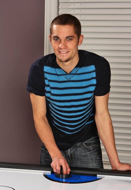 Horny boys Rod Daily, Adam Pain and Angelo Romani in hot threesome ass bang