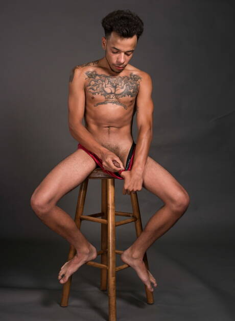 Gay Masturbating Pics