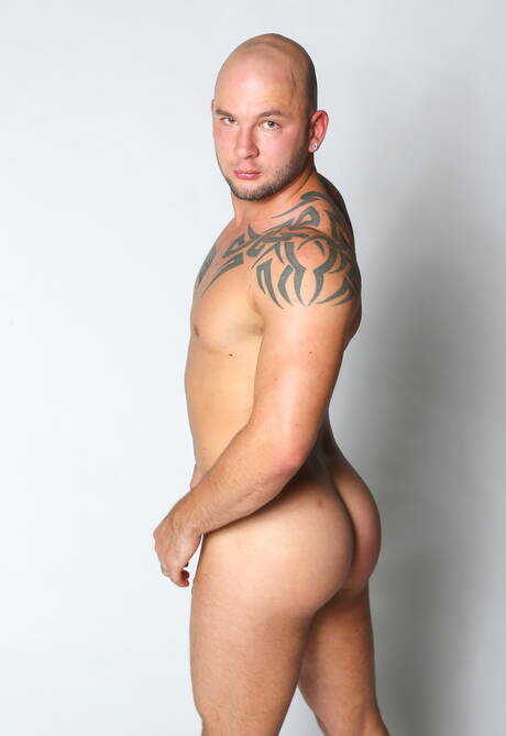 Naked Gay Posing Pics