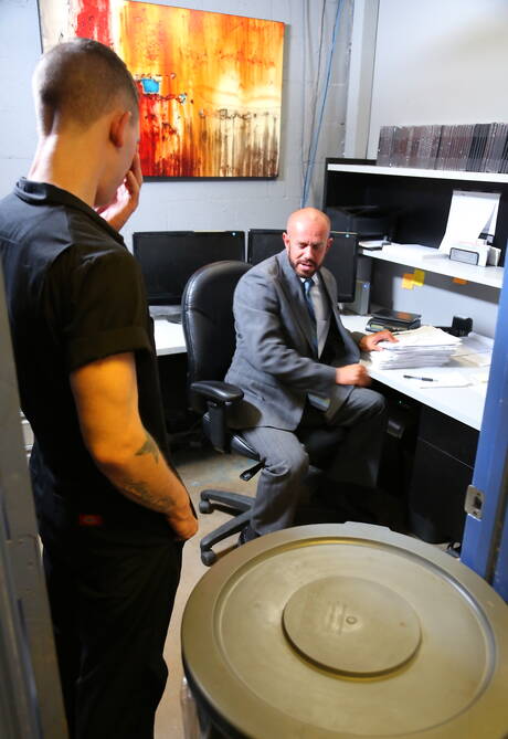 Hot americans, well-built James Hamilton and bodybuilder Matt Stevens fuck after blowjob