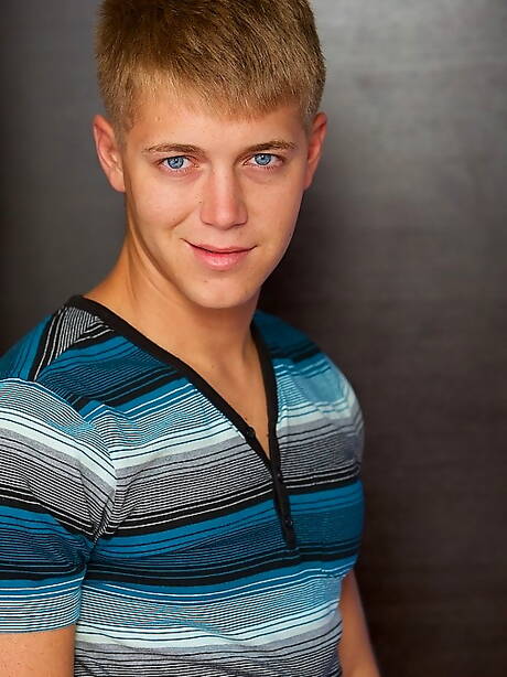 Well-built Bailey teasing his dick