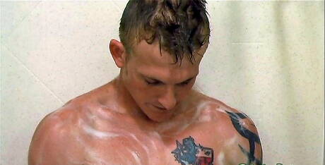 American strongman Brock Mb jack off his cock in shower