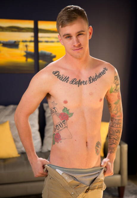 Hot american guys muscular Jackson Traynor and young dude Ryan Jordan in hot ass fuck action