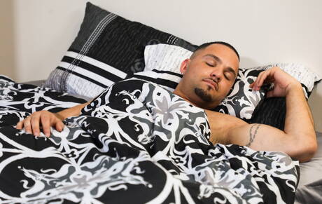 Hot american boys husky guy Rego Bello and beefcake Julian Knowles in hot ass bang