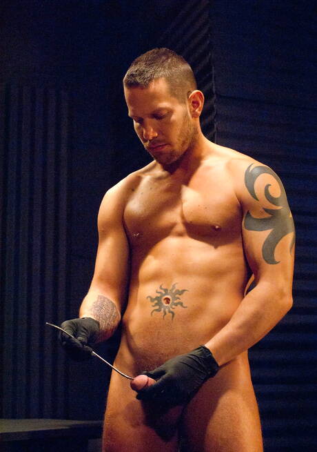 Pretty american boys strong bull Angelo Marconi and beefcake Shane Frost shows a sturdy body