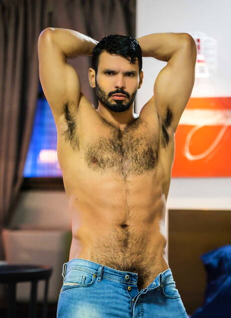 Spanish superstud Allen King and venezuelan otter Jean Franko in hot homosexual scene