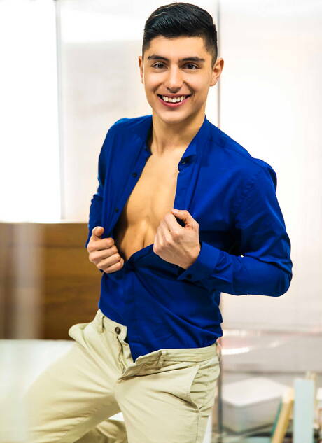 Nasty guys Paddy Obrian, Ken Summers and Jean Favre in threesome fuck action