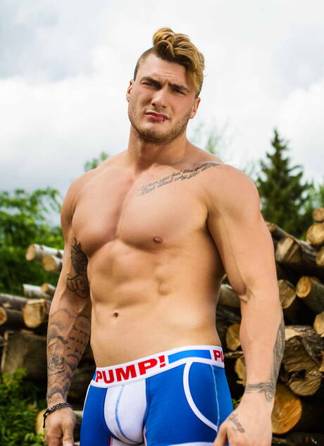 Beefcake Jessy Bernardo and canadian superstud William Seed in hot ass bang outdoor