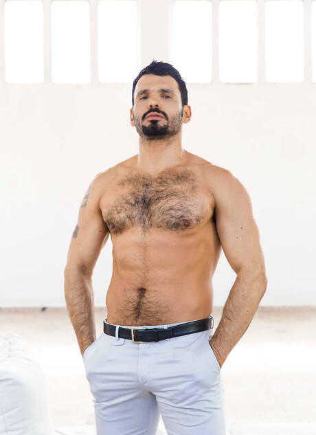 Latino hairy stud Jean Franko and latin young dude Ken Summers love each other