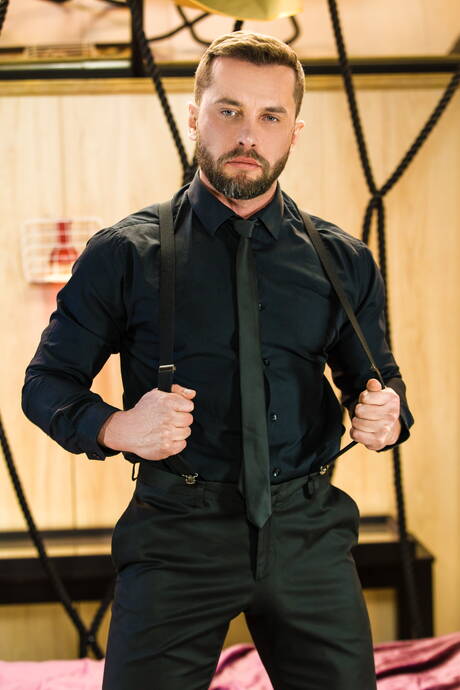 Norwegian hunk Tyler Berg and english superstud James Castle in hot ass bang