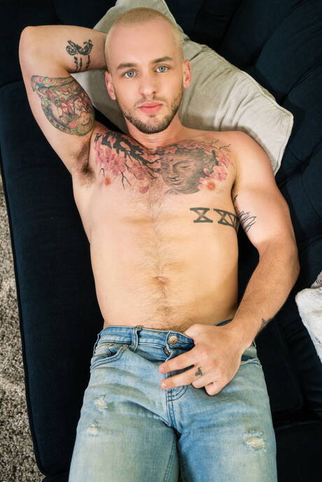 Pretty american boys strongman Colton Grey and bull Damien Stone have a hot couple sex