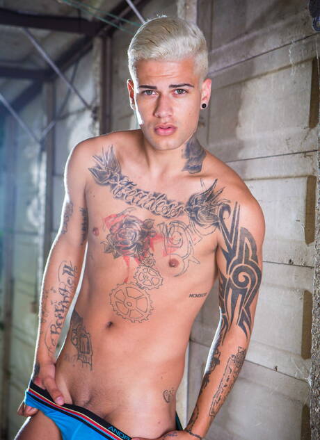 English well-built Paul Walker and hot twink Mickey Taylor have a hot sex