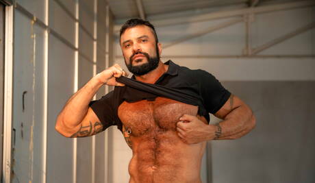 Gabriel Vanderloo and australian hot bear Rogan Richards sucking and screwing each other