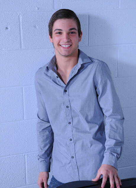 American husky guy Johnny Rapid and  Maximillion Kong drilling an ass