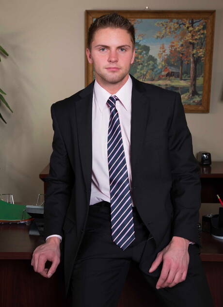 American stars stud Andrew Stark and husky guy Jake Wilder sucking and fucking each other