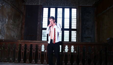 English husky guy Paul Walker and beefy Daniel Johnson fuck ass after blowjob