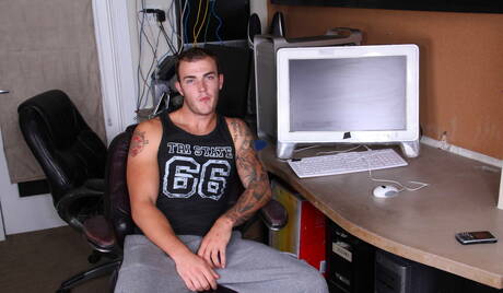 Hot american guys hairy stud Christian Wilde and pretty boy Tyr Alexander in hot homosexual scene