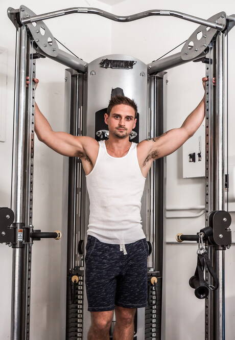 Two american dudes strongman Jackson Reed and beefy Liam Cyber in interracial blowjob scene