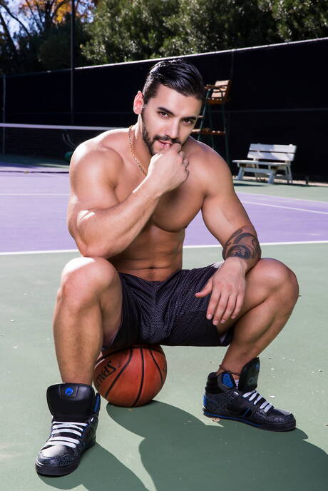 Ebony well-built Micah Brandt and american beefy Arad Winwin in hot interracial ass fuck action outside