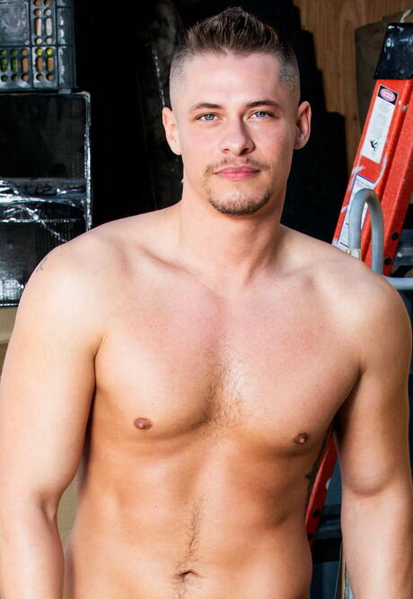 Hot american guys beefy Pierce Paris and muscular Aston Springs have a hot couple scene outside