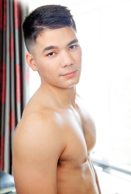 English tough guy Gabriel Cross and american stud Colton Reece have a hot couple scene