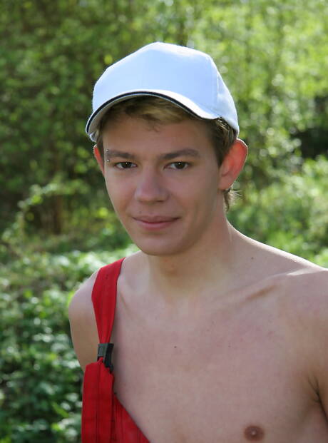 Naked Gay Outdoor Pics