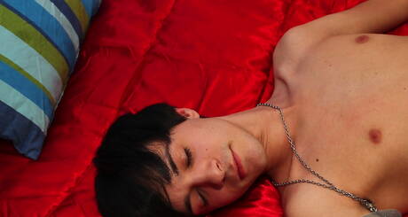 American pretty boy Kyler Moss and twink Ethan Fox have a hot sex