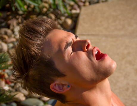 Shameless buddies Jessie Montgomery, Andy Taylor and Kody Knight in hot threesome anal sex in the pool