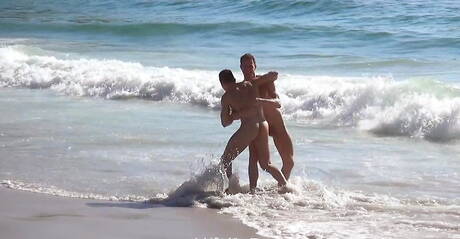 Naked Gay Beach Pics