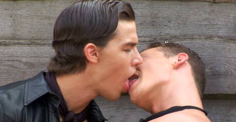 Naked Gay Outdoor Pics