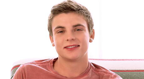 Well-built Hugh Bronson having a pleasure