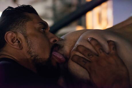 Famous americans, well-built Boomer Banks and stud Michael Delray in hot interracial ass bang outdoor