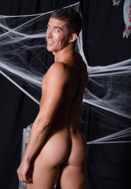 Horny buddies Carter Woods, Beaux Banks and Isaac Parker in hot 3some anal sex