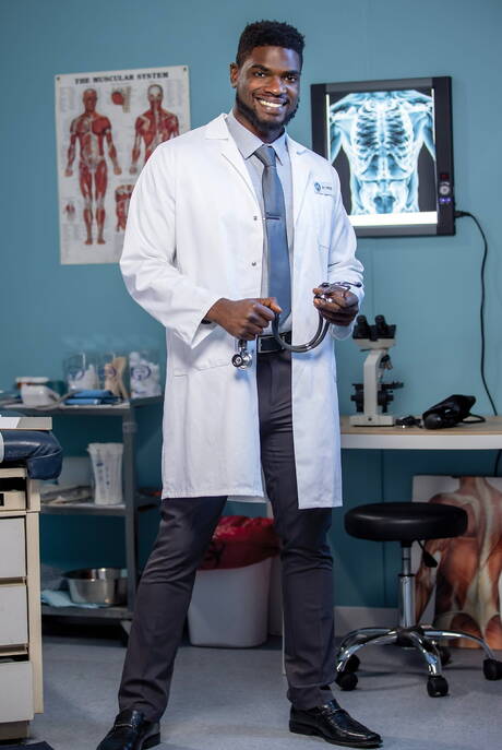 Two american guys beefcake Isaac Parker and husky guy Devin Trez in interracial love