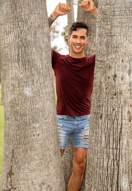 American pornstars beautiful boy Kian Kane and otter Andrew Miller banged each other in the pool