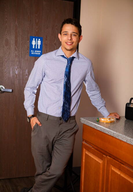 Nice american boys pretty boy Kian Kane and twink Kyle Wyncrest sucking and screwing each other