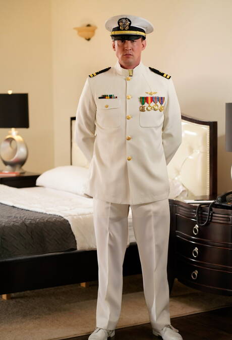 Sexy americans, hunky guy Dante Colle and well-built Pierce Paris drilling an ass