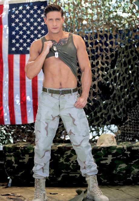 American superstud Dalton Riley and canadian strongman Max Lorde fuck after dick sucking