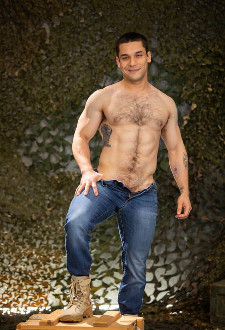 Famous americans, otter Andrew Miller and husky guy Jay Tee have a hot couple sex