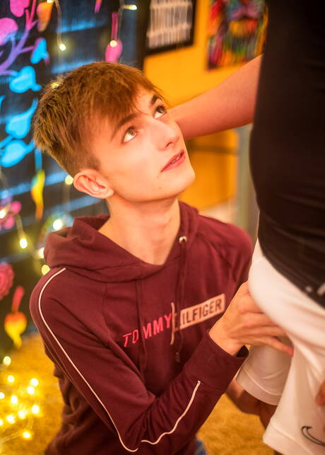 Two american guys young boy Silas Brooks and hot twink Aaron Roberts fuck ass after sucking dick outdoor