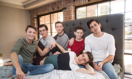 Travis Stevens, Ashton Summers and friends doing wild groupsex