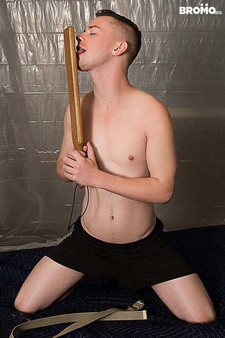 American muscular Dane Stewart and   kyler Ash fuck after blowjob