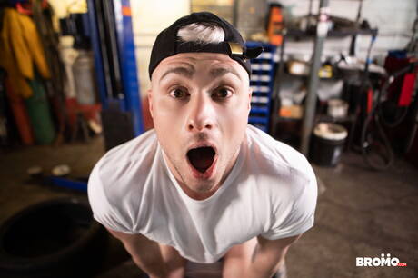 Strongman Aiden Jacobs and stud Zach Damien in hot ass fuck action