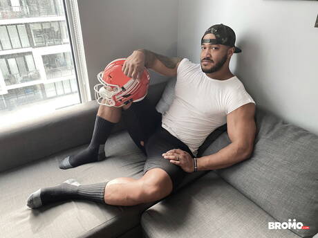 Ebony muscular Jason Vario and  Mateo Zagal fuck after dick sucking